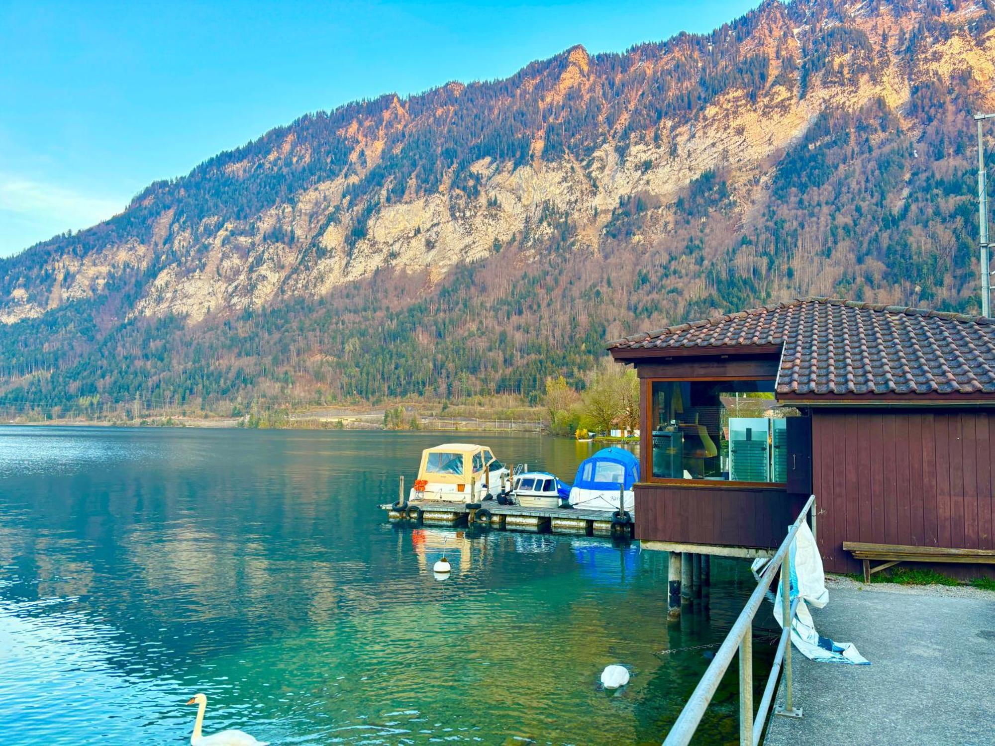 Au Bord Du Lac Darligen Luaran gambar